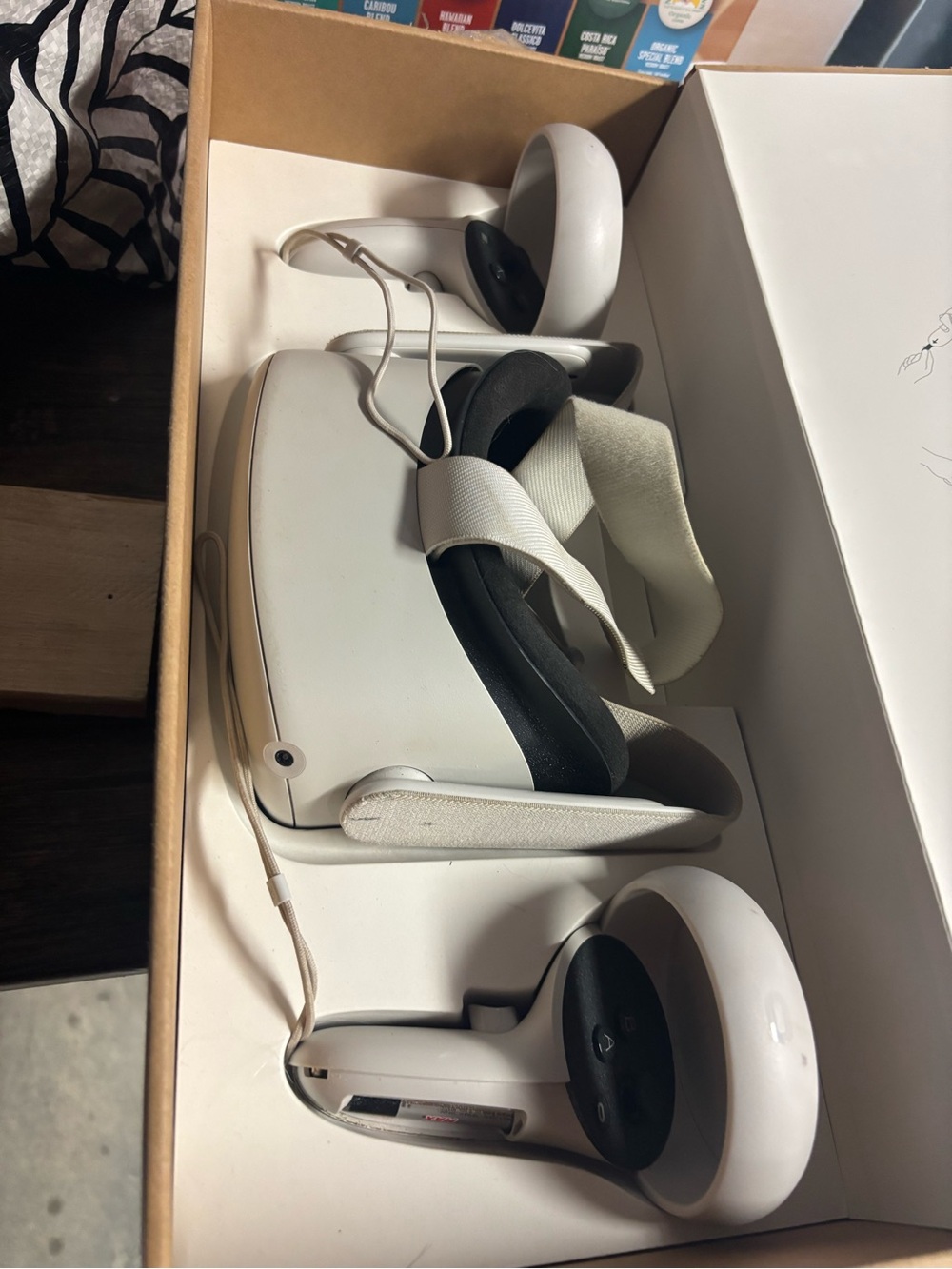 Oculus VR Headset with White Controllers